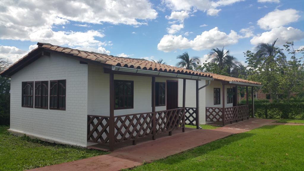 Hosteria Rosa Blanca Puembo Exterior photo