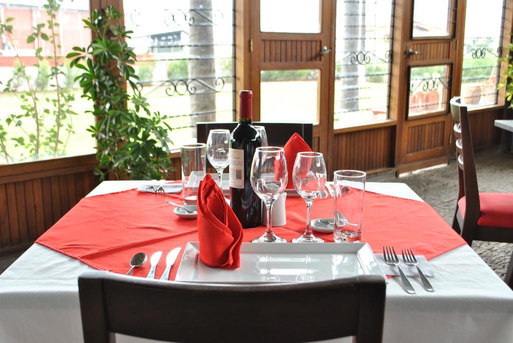 Hosteria Rosa Blanca Puembo Exterior photo